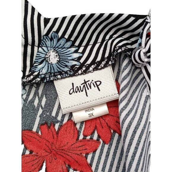Daytrip Top Plus Size 3X  Printed Floral Black White Stripes Spaghetti Straps - Picture 6 of 8